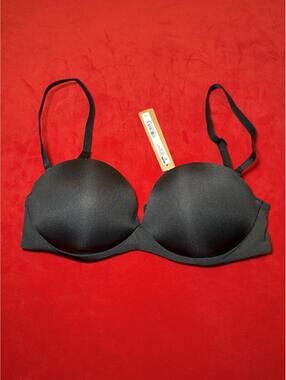Skims Ultimate Push Up Strapless Bra Color ONYX Size 30D